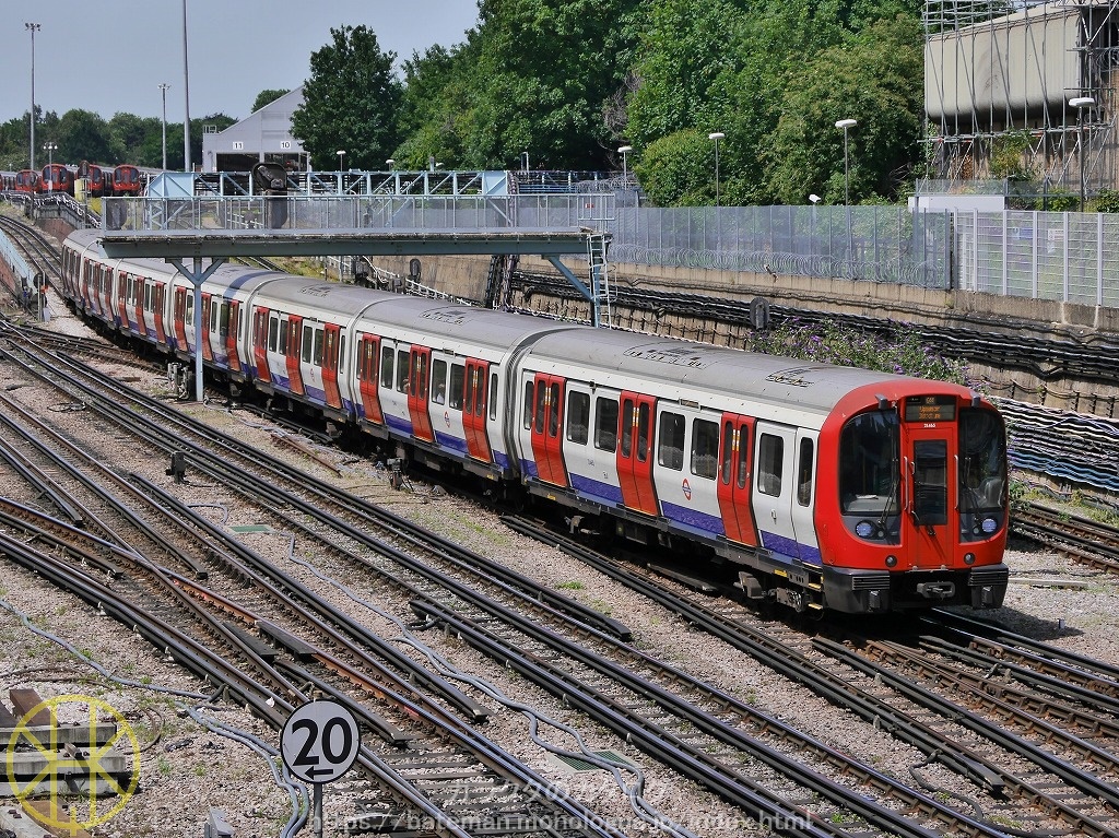 ロンドン地下鉄S7形